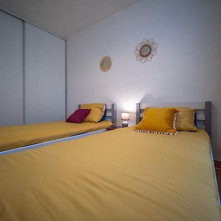 Appartement Tout Equipe Terrasse Et Parking Prive Marsilia Exterior foto