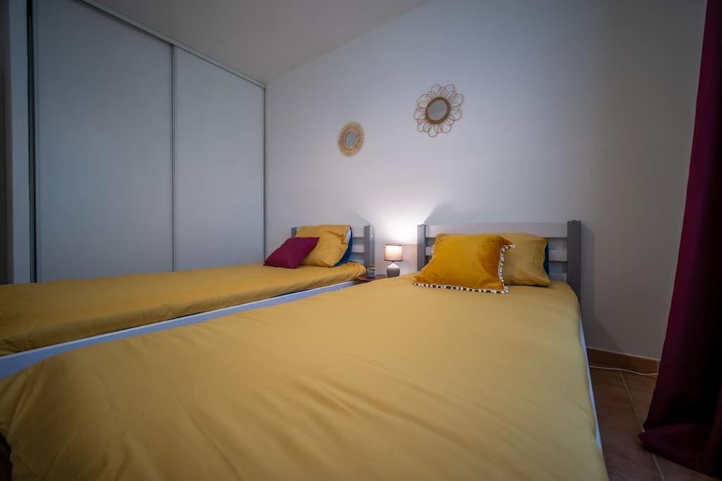 Appartement Tout Equipe Terrasse Et Parking Prive Marsilia Exterior foto